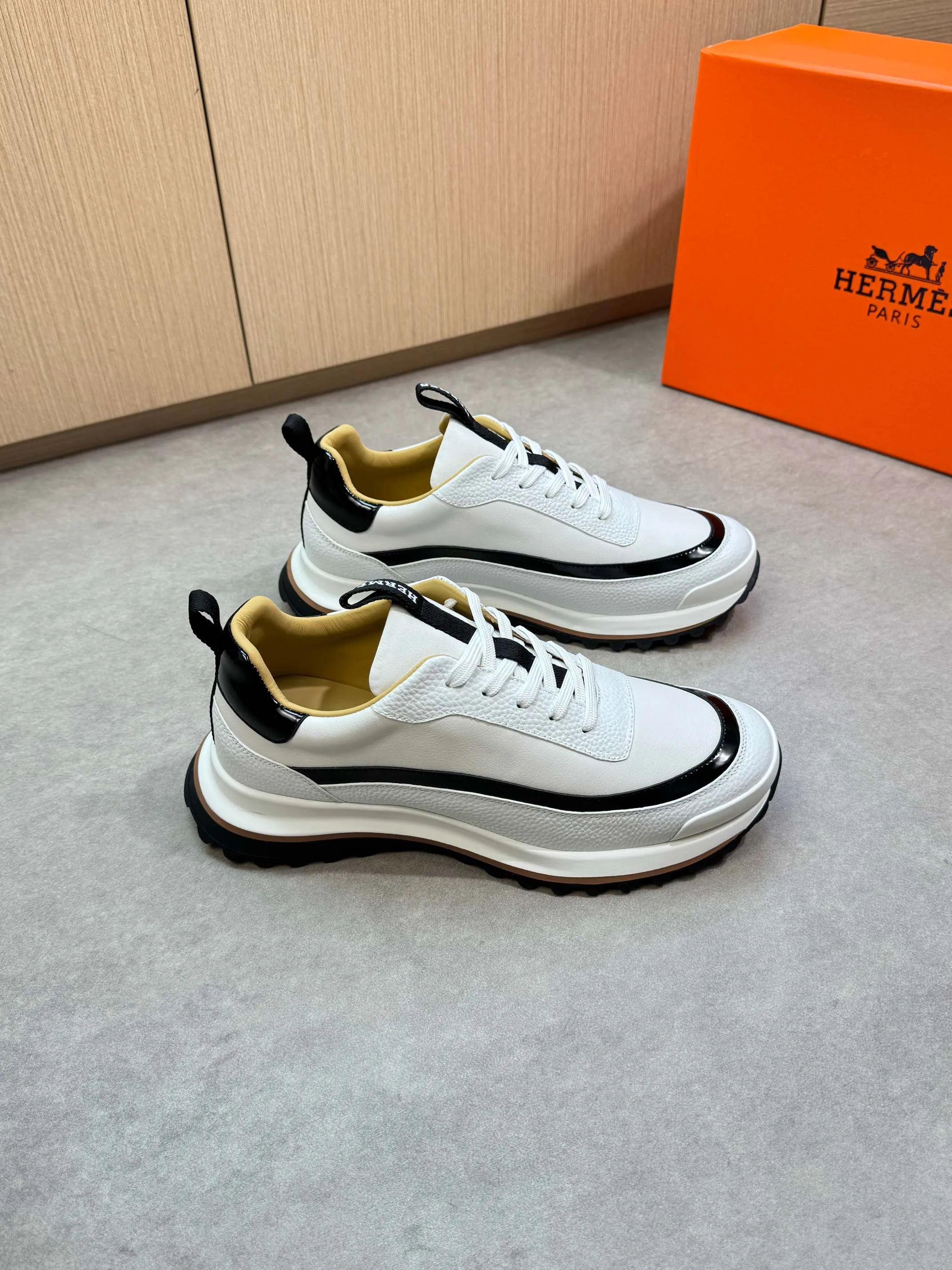 Men's shoes 💰800 [HERMES] Hermès - High-end quality original order·Casual sports shoes - Upper: 🔝 pebbled calfskin, Nappa calfskin, shoe body sewn with contrasting edge color, tongue, heel, brand logo webbing - Inner: water-dyed cowhide - Outsole: ultra-light T men's shoes 💰R·Rubber; two-color molded outsole -Ultra-high quality control·Fine workmanship: highlighted (high-end·nobility·grade) -Size: 39-44 (38, 45, can be customized)·H0118